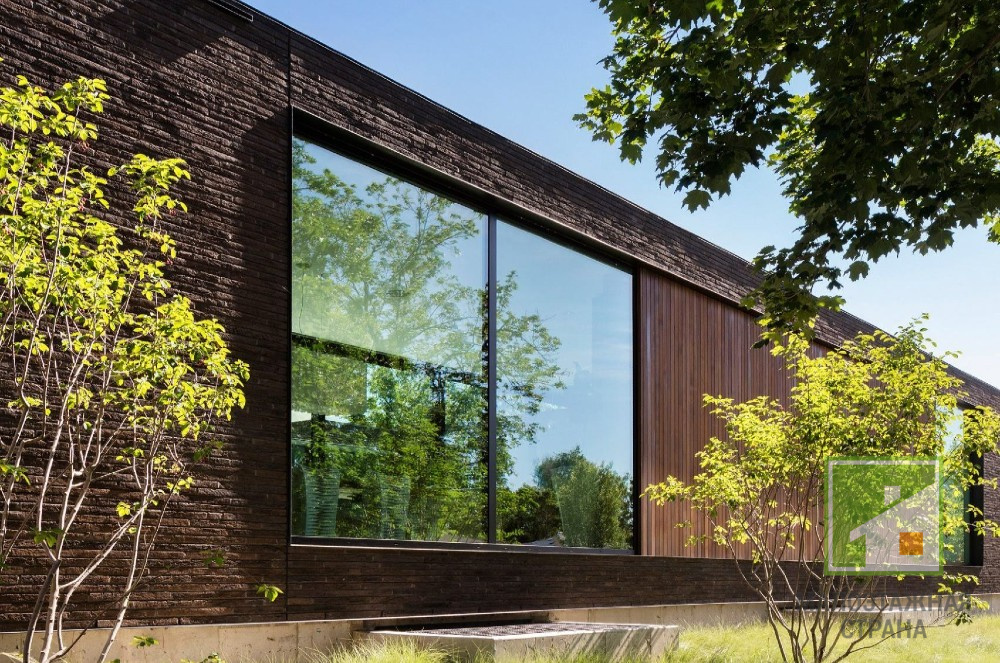 Współczesny dom z cegły zaprojektowany dla zabytkowej dzielnicy Denver przez Studio B Architects