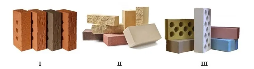 Przykłady cegieł licowych: I – ceramiczna, II – hiperprasowana, III – silikatowa