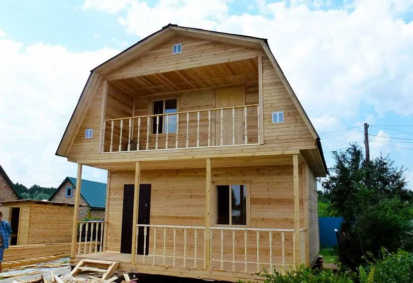 Taki balkon, w razie potrzeby, można przekształcić w osobny pokój.