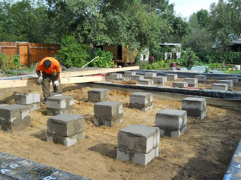 Beton, aby uzyskać maksymalną wytrzymałość, musi być całkowicie utwardzony.