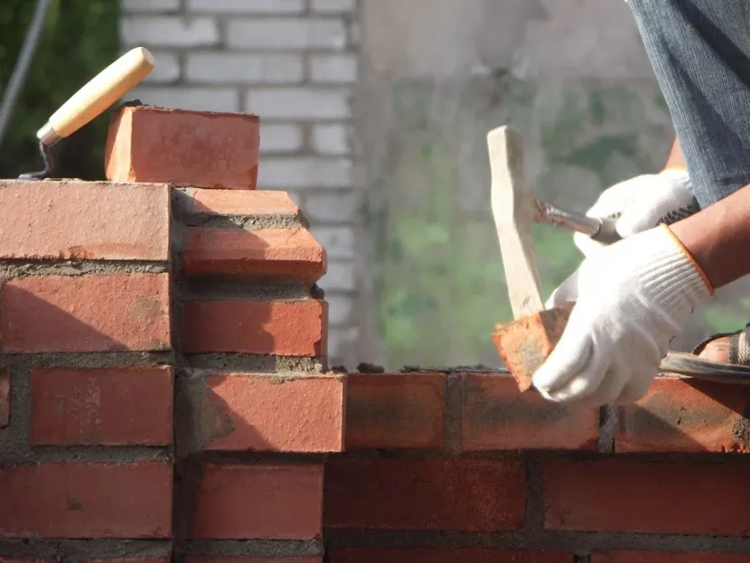 Grubość zaprawy murarskiej waha się od 1 do 3 cm