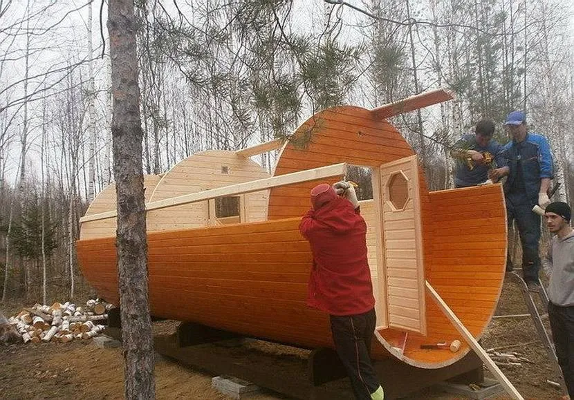 Po przygotowaniu głównej części możesz przejść na dach