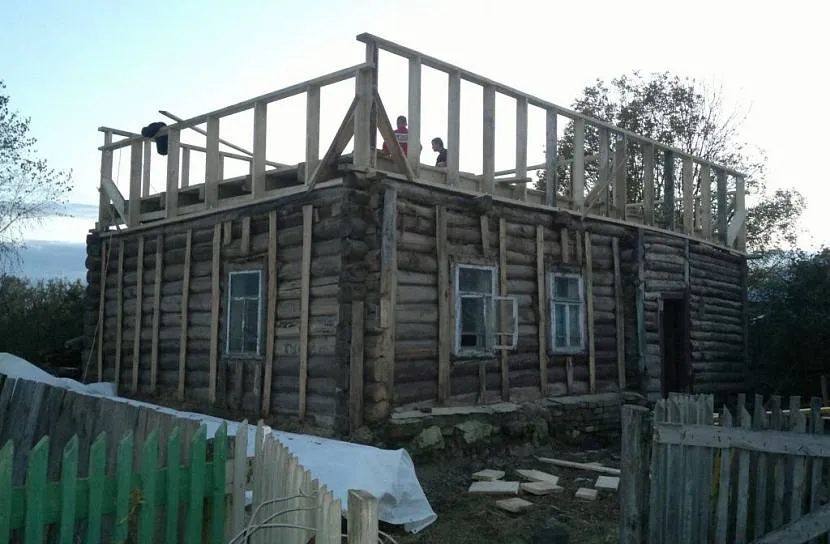 Надбудова другого поверху дерев'яної дачі