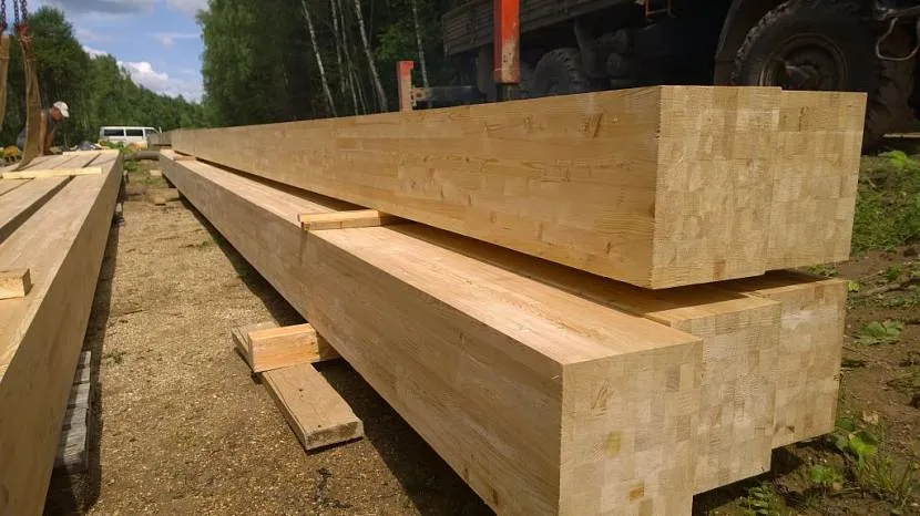 Długość drewna klejonego warstwowo jest w znacznie mniejszym stopniu ograniczona niż drewna litego