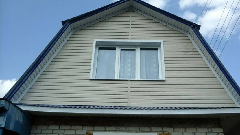 ПВХ сайдинг – практичне та довговічне покриття для фронтонної стінки