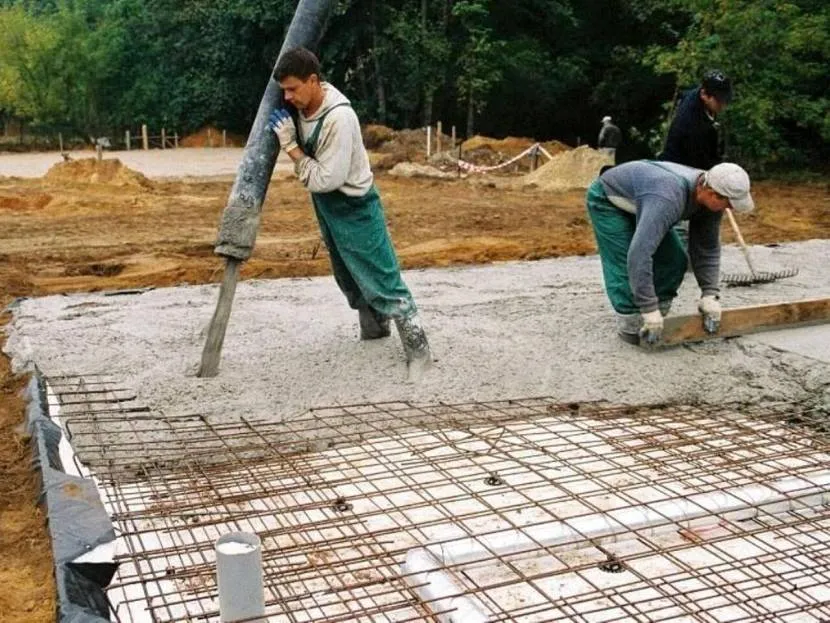 Wylewanie płyty fundamentowej