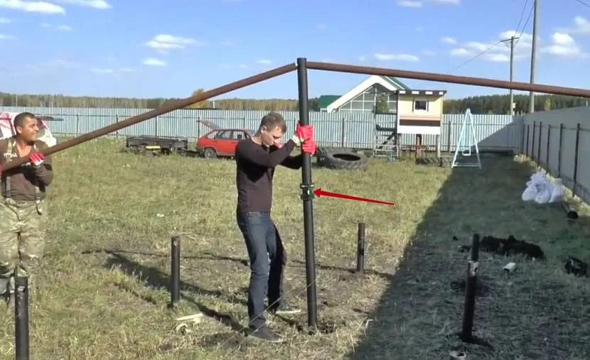 Jak ręcznie skręcać i ustawiać stosy śrub - za pomocą dwustronnej poziomicy magnetycznej