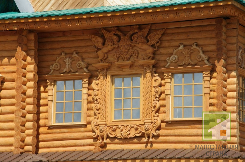 Вікна в дерев'яному будинку: матеріали, етапи монтажу та зовнішнє оформлення.
