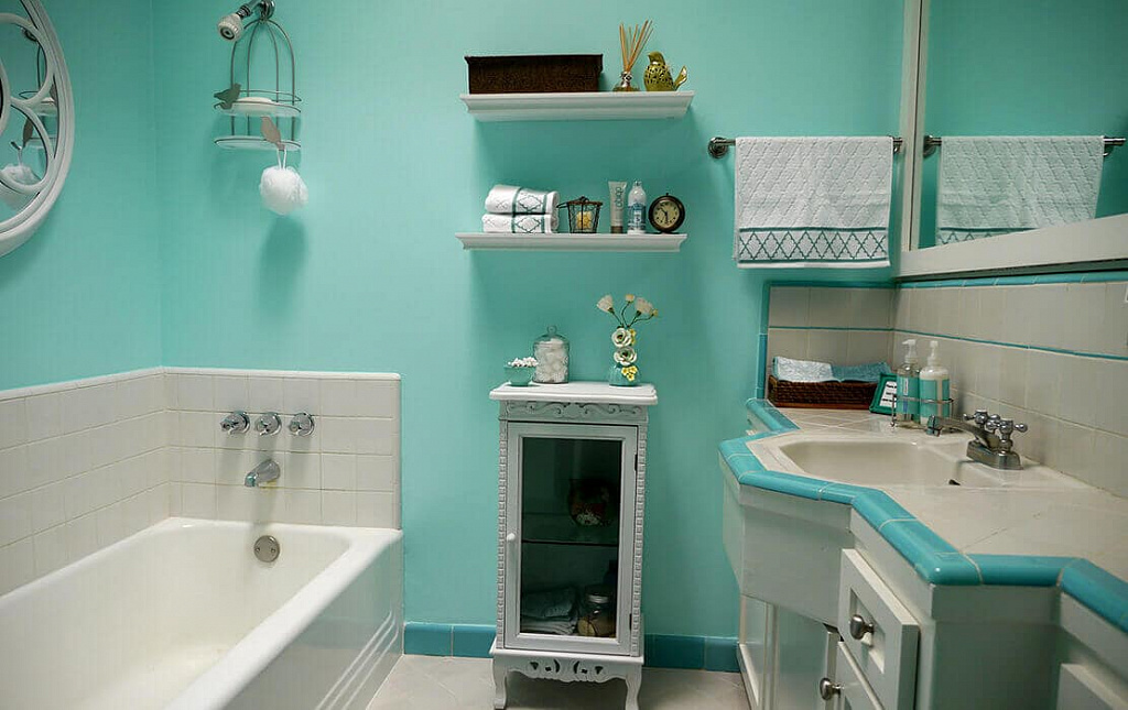 Фарба для стелі у ванній кімнаті: кращі характеристики