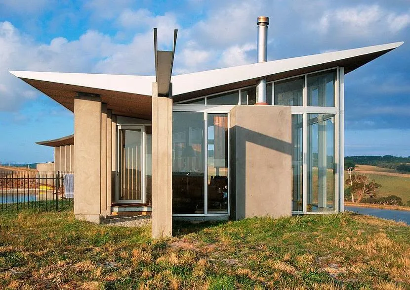 Symbioza płaskiego i dwuspadowego dachu domu high-tech