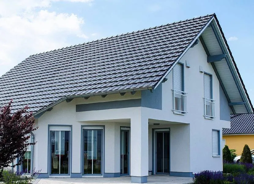 Варіант будинку з двосхилим мансардним дахом