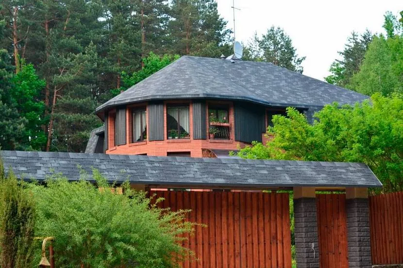 Pokrycia dachowe firmy Katepal od dziesięcioleci chronią domy przed niepogodą