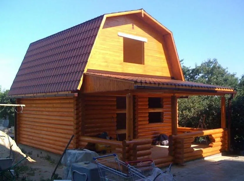 Ламаний дах для будинку з мансардою