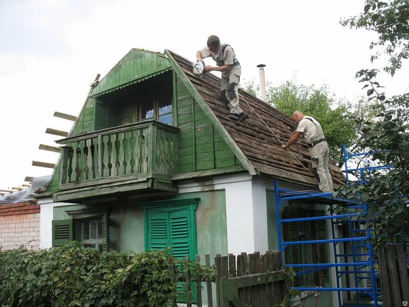 Ремонт покрівлі старого будинку