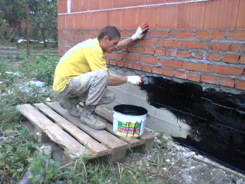 Hydroizolacja piwnic za pomocą mastyksu