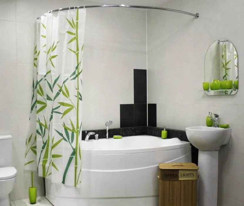 Шторка у ванній кімнаті – функціональний елемент інтер'єру, який захищає кімнату від бризок води та розсіювання пари