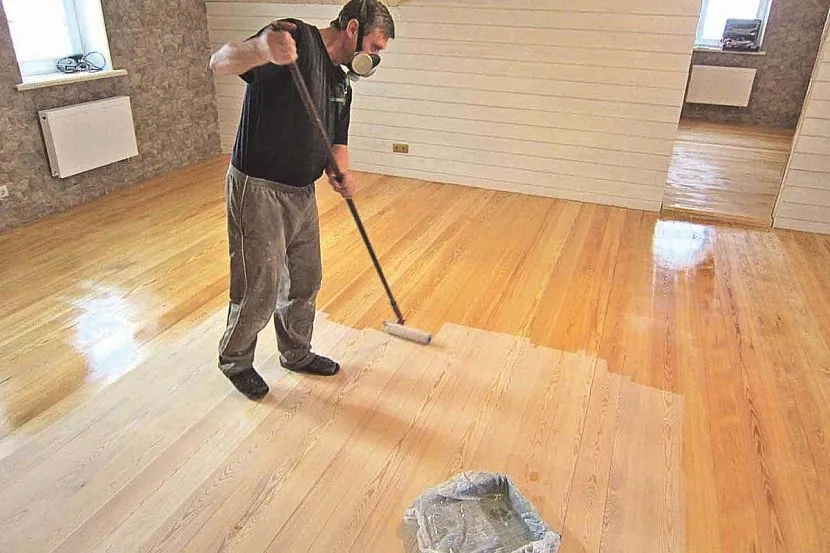 Покриття підлоги краще здійснювати в два-три шари з певним проміжком часу згідно з рекомендаціями виробника