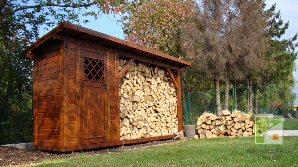 Drewno opałowe na letnią rezydencję: odmiany projektów, wybór i instalacja, przykłady na zdjęciu