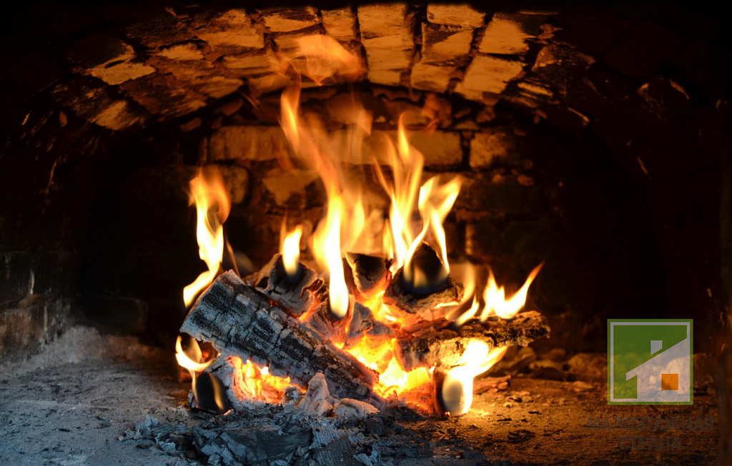 Чим краще топити піч: дровами, брикетами чи вугіллям?