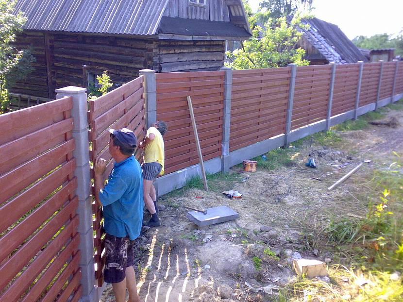 Budując ogrodzenie, należy wziąć pod uwagę interesy sąsiada