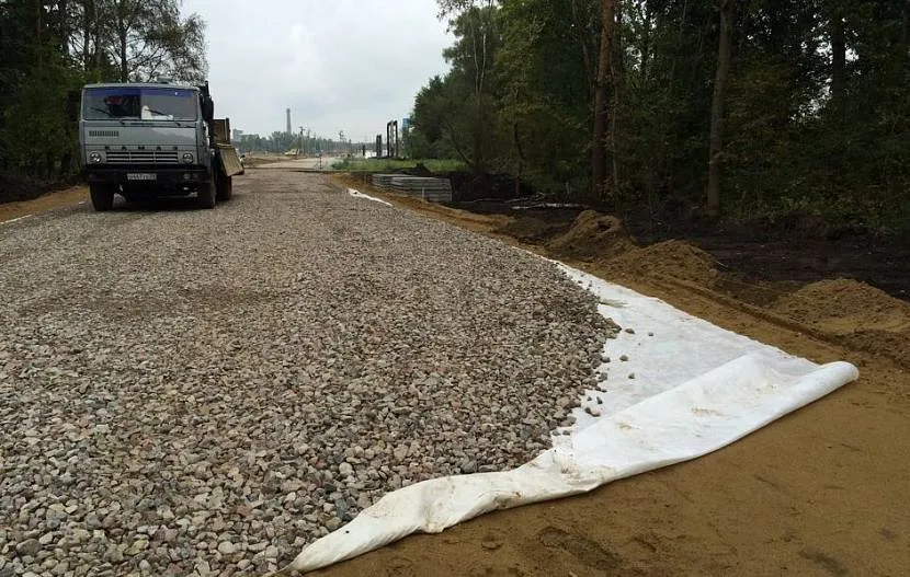 Oddzielanie tłucznia od piasku za pomocą geowłókniny