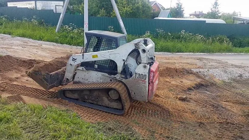 Для планування ділянки потрібна важка будівельна техніка