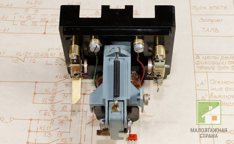 Co to jest przekaźnik elektromagnetyczny i gdzie jest używany