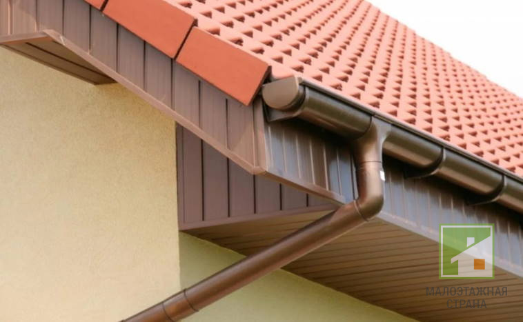 Декілька секретів, як зробити водостоки для даху своїми руками в будинку