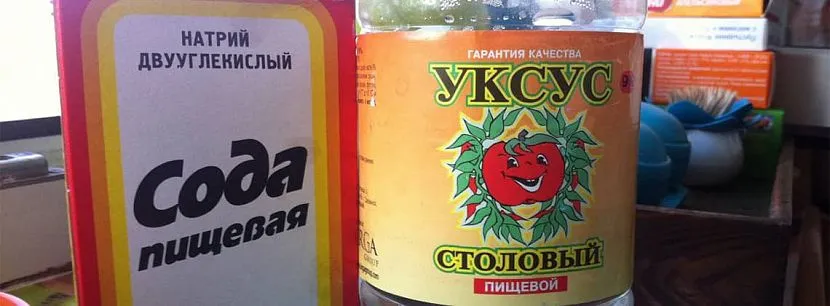 Недолік у миючого засобу з соди та оцту тільки один – складність у прочищенні засорів, що складаються з волосся, риб'ячої луски, неорганічного сміття.