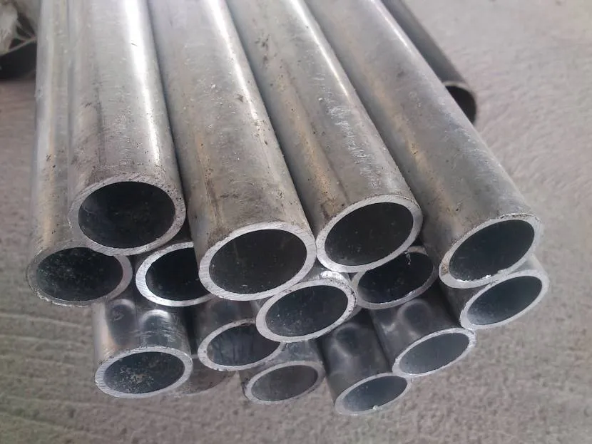 Rury duraluminium (duraluminium) wykonane są ze stopu aluminium z miedzią i magnezem