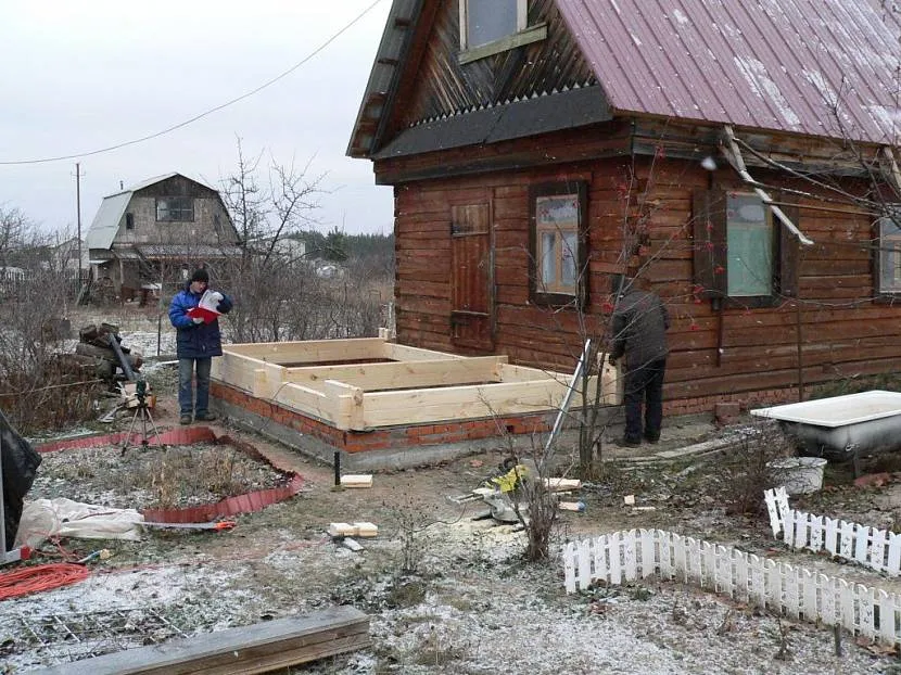 Одноманітний фундамент з основним будинком – міцніший і надійніший