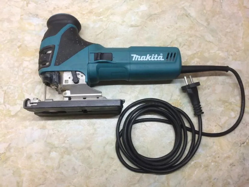 Makita 4351 FCT