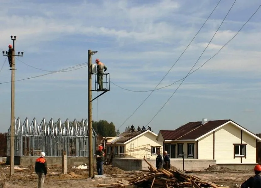 Przyłącze technologiczne realizowane jest po podpisaniu umowy przez dostawcę energii elektrycznej