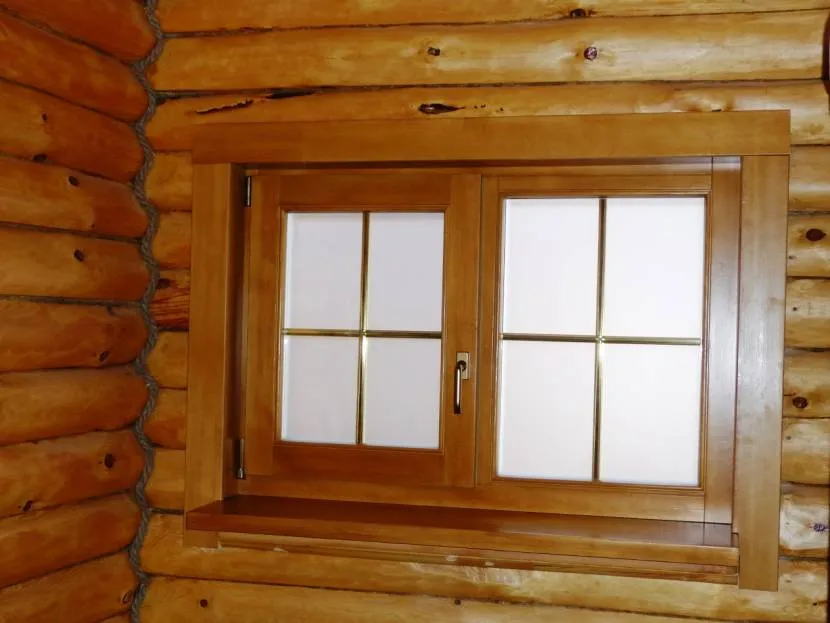 Okna w wannie muszą być zainstalowane tak, aby otwierały się do wewnątrz