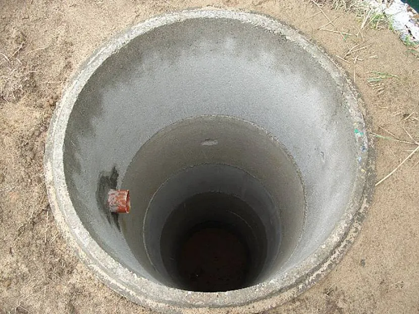 Studnia drenażowa wykonana z kręgów betonowych