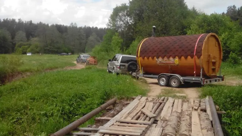 Виїзд на природу зі своєю лазнею