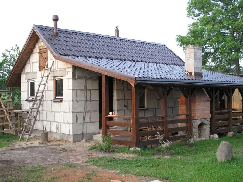 Лазня з піноблоків з терасою та зоною для барбекю