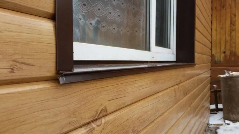 Монтаж ПВХ вікна в дерев'яному будинку виконується із зазором.