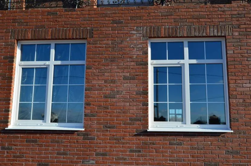 Okna z kratami wiedeńskimi