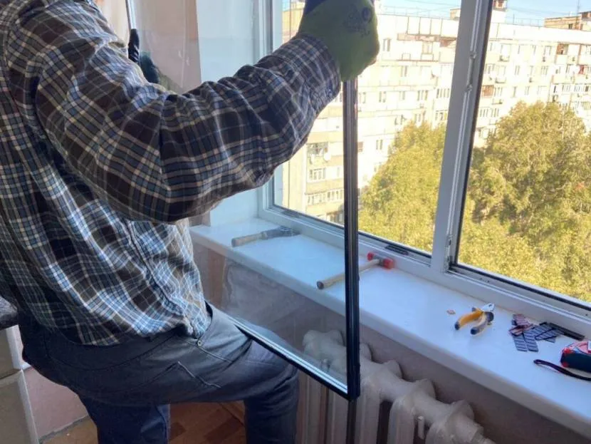 Zdejmowanie standardowego okna z podwójnymi szybami
