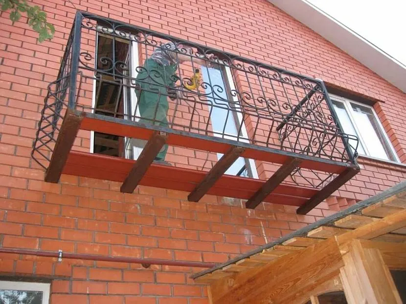 Один із варіантів балконного каркасу
