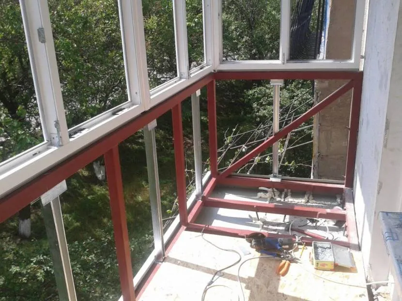 Wysokiej jakości ramy balkonowe są budowane wyłącznie przez doświadczonych specjalistów