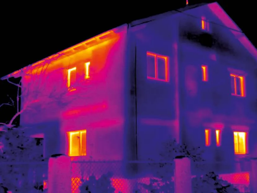 Prawie połowa wycieku ciepła z pomieszczenia jest spowodowana słabą odpornością okna na przenikanie ciepła.