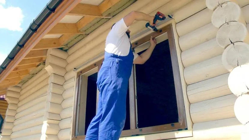 Montaż okna w drewnianej ścianie