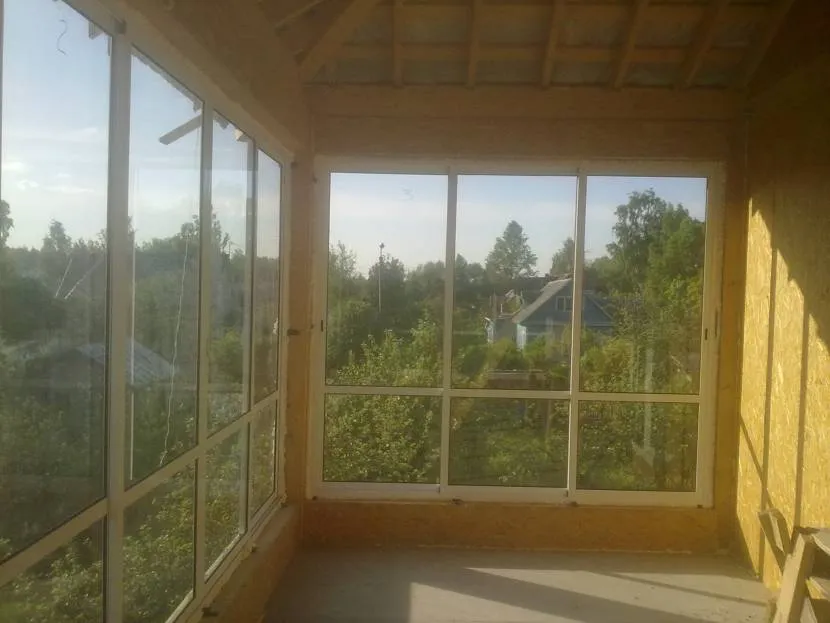Веранда з панорамними вікнами з полікарбонату