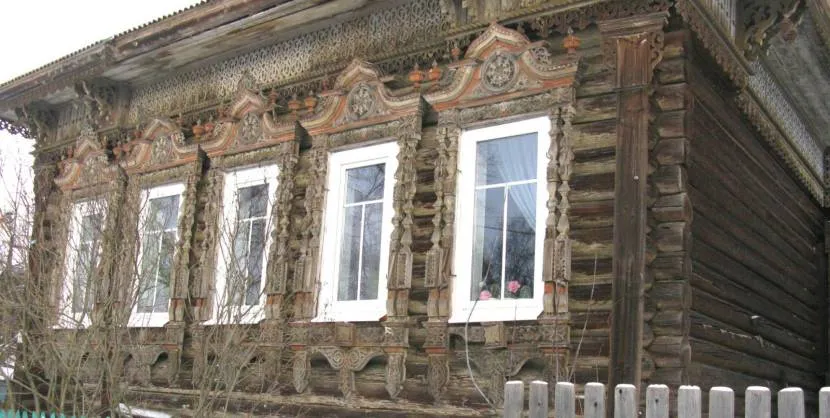 Нові ПВХ-вікна у старому будинку