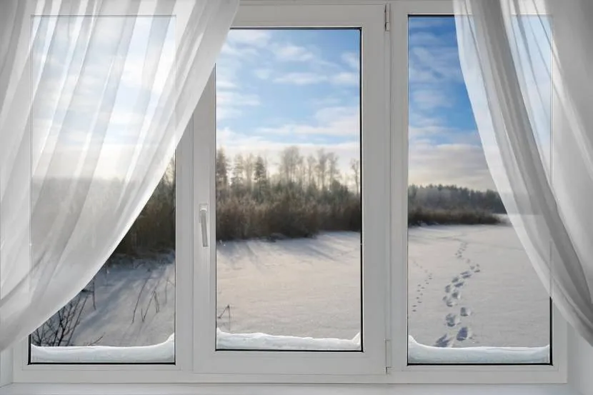 Теплозберігаючі вікна захищають приміщення взимку від зовнішнього холоду