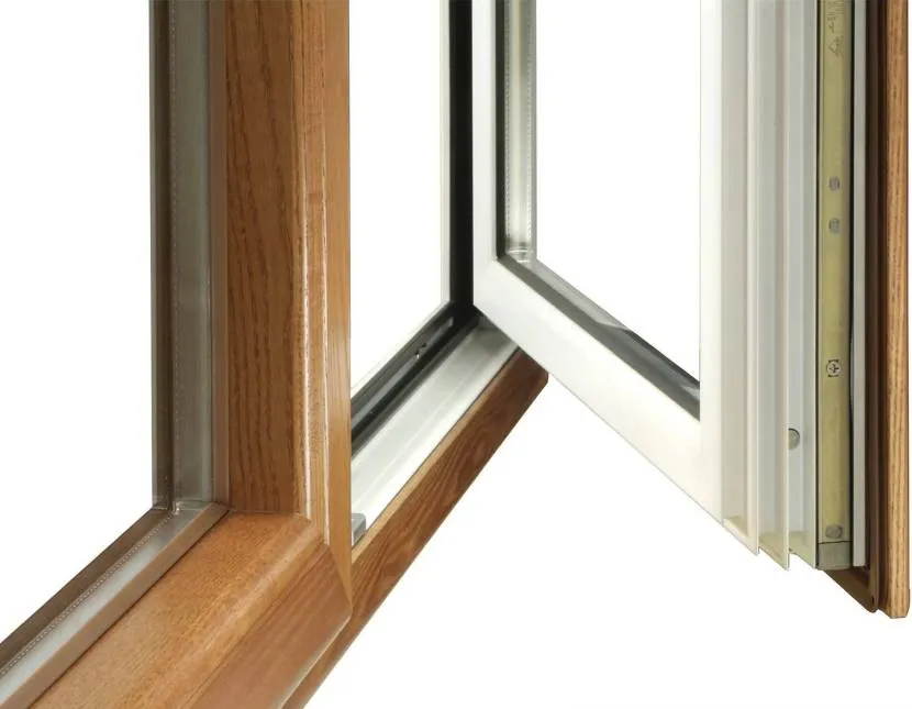 Połączone okno wykonane z tworzywa sztucznego i drewna