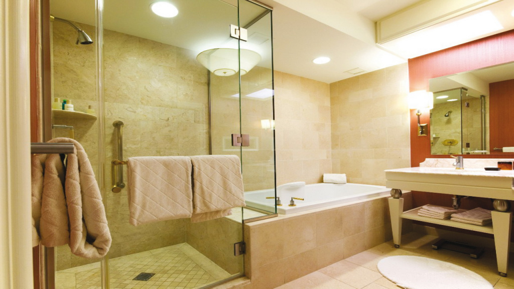 Освітлення у ванній кімнаті – як поєднати кількість та красу світильників