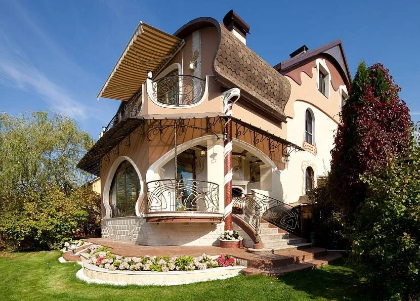 Wiejska chata w stylu Art Nouveau